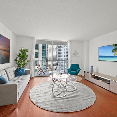Amazing Condo With Free Parking In Brickell Miami Exterior photo