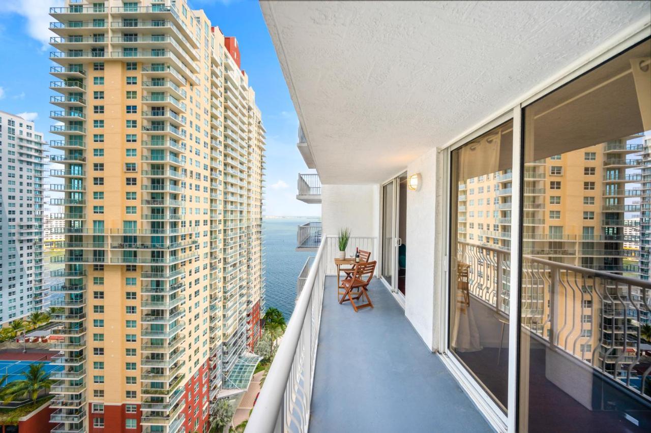 Amazing Condo With Free Parking In Brickell Miami Exterior photo