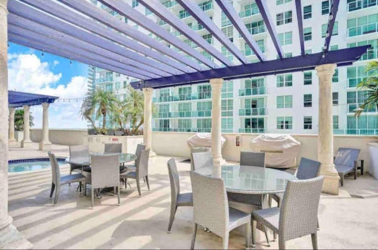 Amazing Condo With Free Parking In Brickell Miami Exterior photo