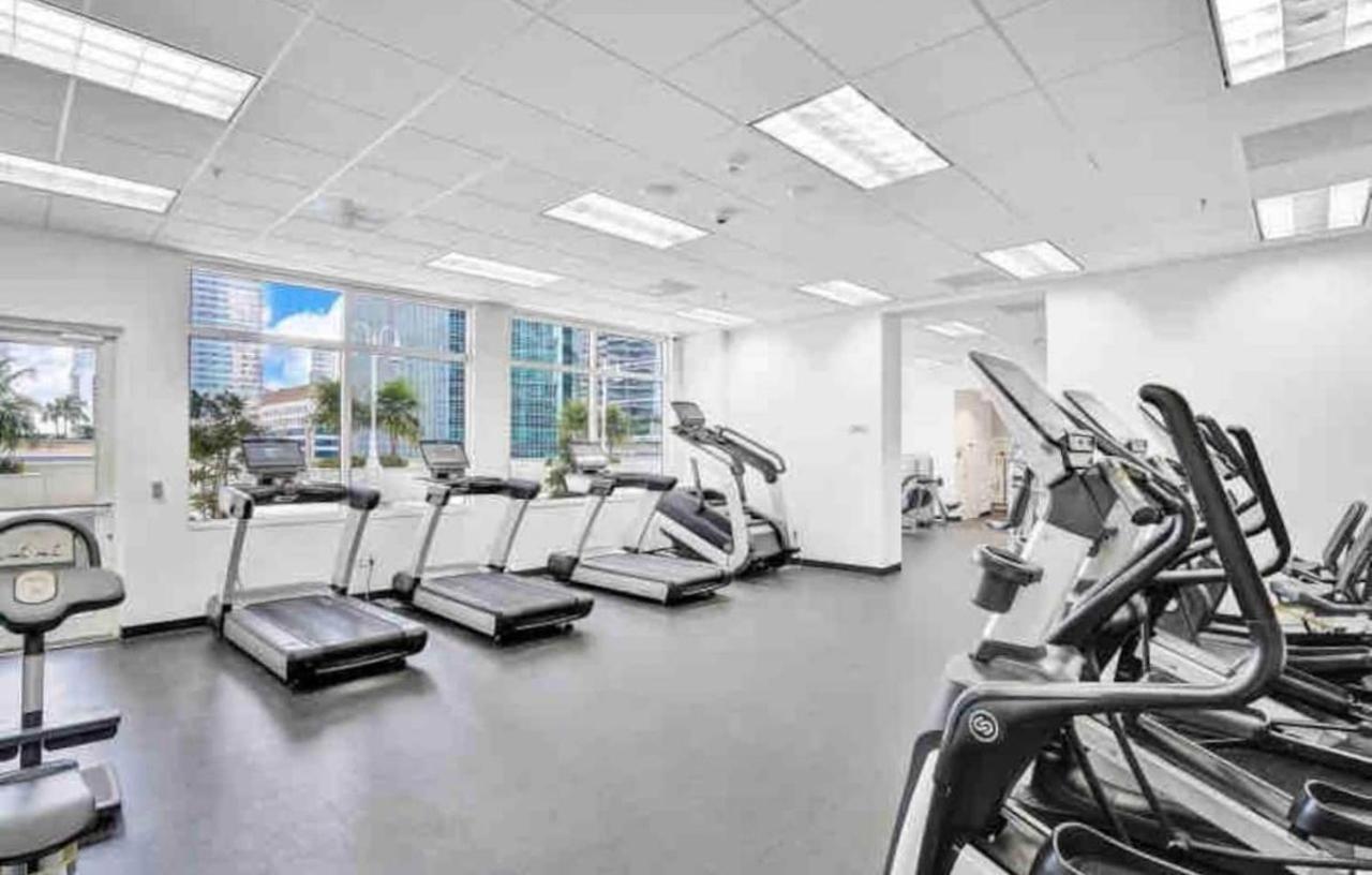 Amazing Condo With Free Parking In Brickell Miami Exterior photo