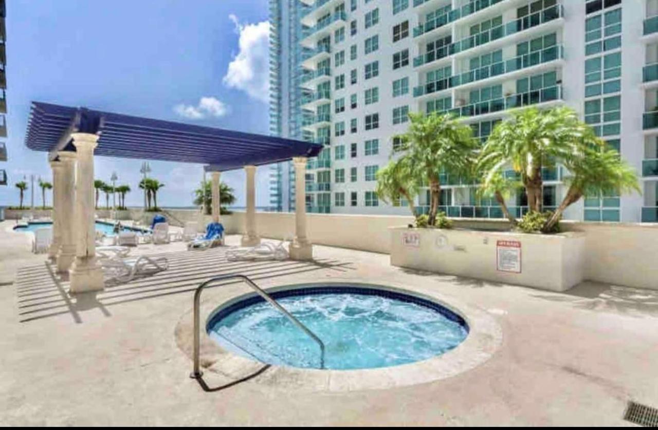 Amazing Condo With Free Parking In Brickell Miami Exterior photo