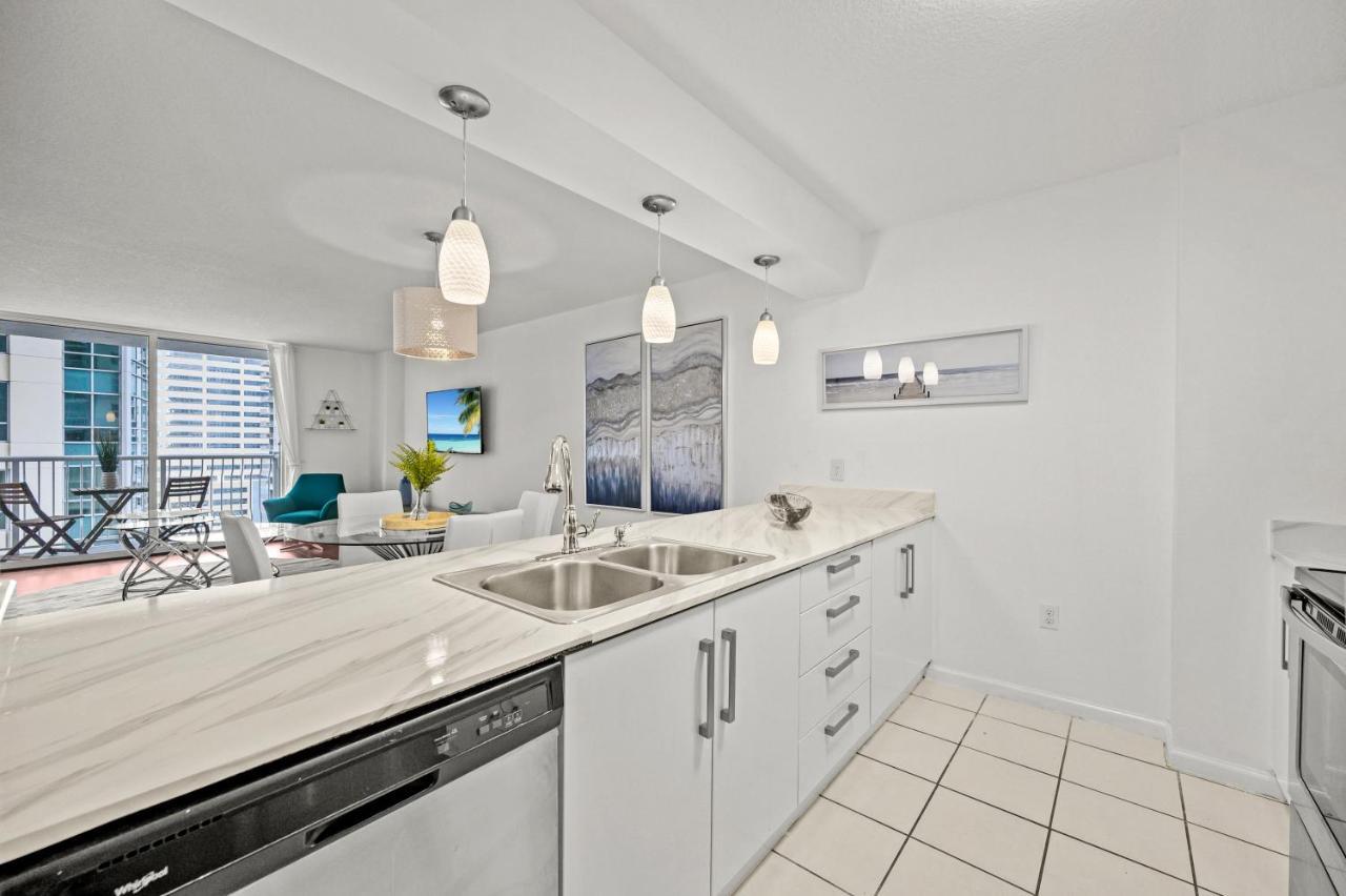 Amazing Condo With Free Parking In Brickell Miami Exterior photo